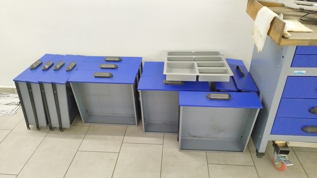 Schubladenschrank2-0120.jpg